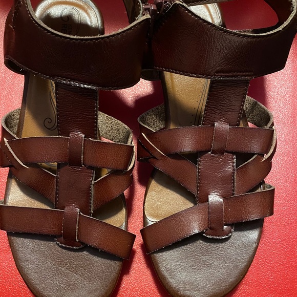 Kenneth Cole Reaction girl sandal - Picture 1 of 6
